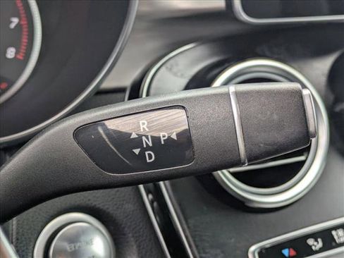 Used 2019 Mercedes-Benz GLC 300 image 12