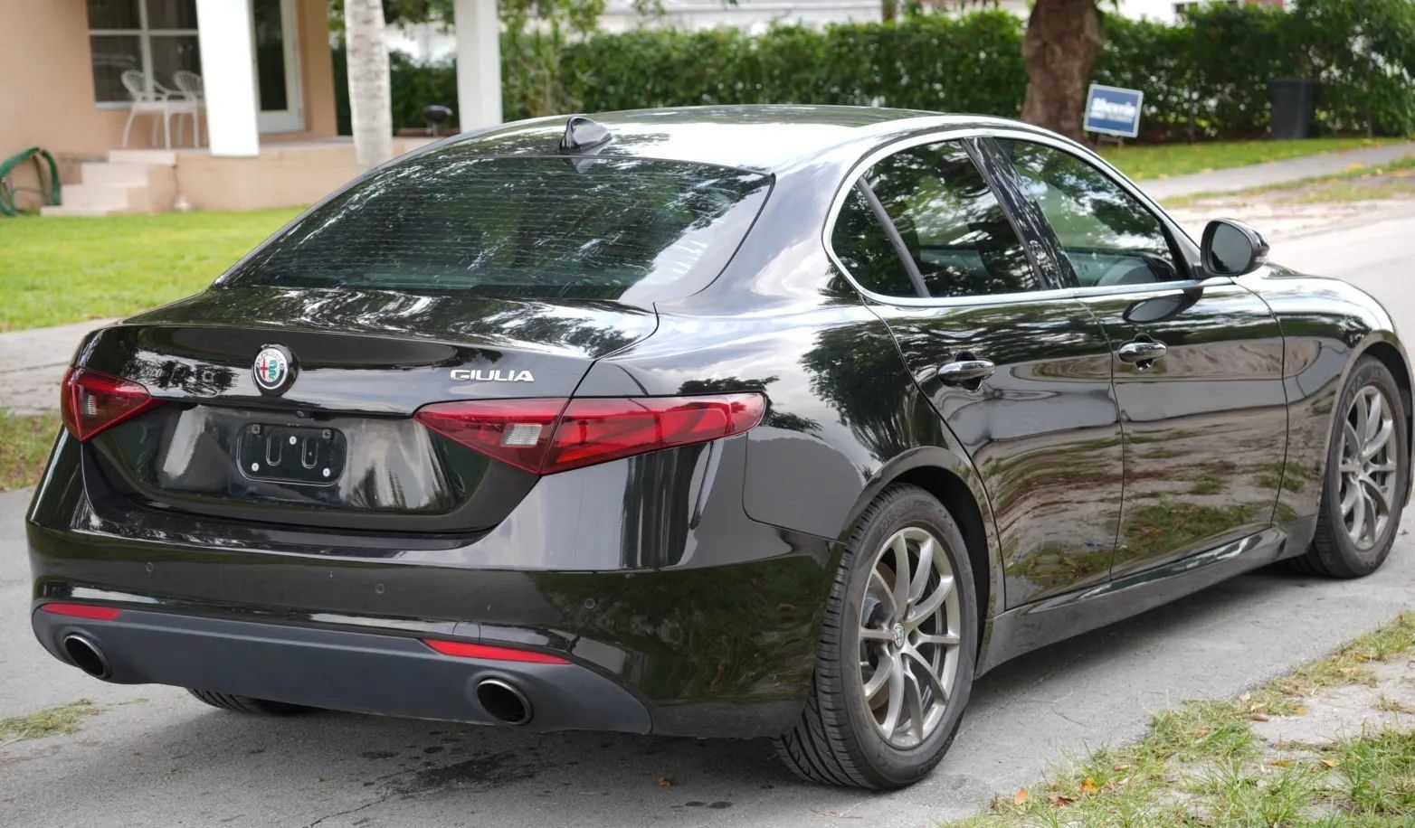 Used 2017 Alfa Romeo Giulia RWD image 5