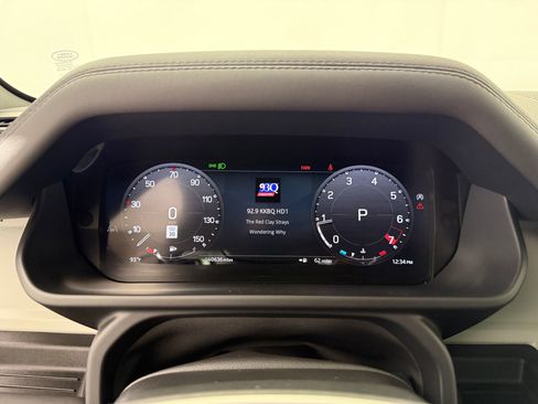 Used 2024 Land Rover Defender 110 S image 18