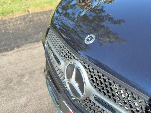 Used 2024 Mercedes-Benz GLC 300 4MATIC image 18