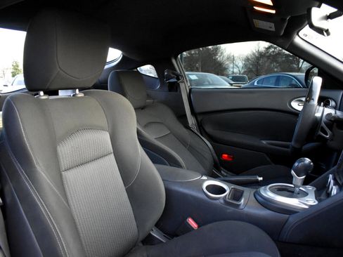 Used 2015 Nissan 370Z Coupe image 27