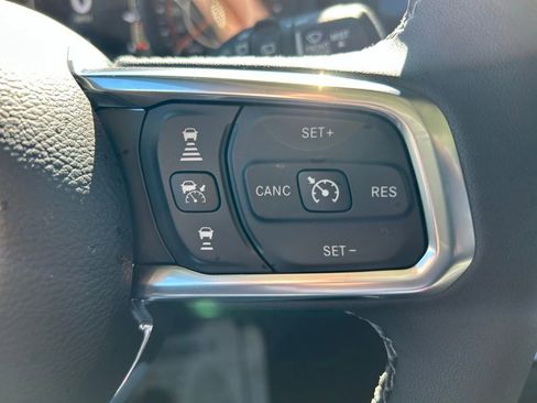 New 2026 Jeep Wrangler Unlimited Sahara w/ Whitecap Package AWD/4WD image 20