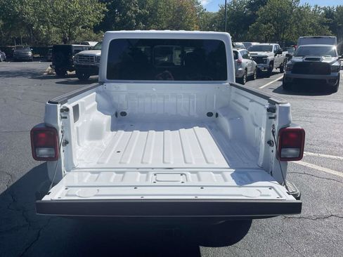 New 2025 Jeep Gladiator Sport image 31