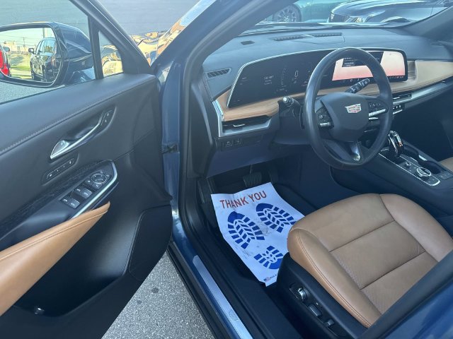 Used 2024 Cadillac XT4 Premium Luxury AWD/4WD image 14