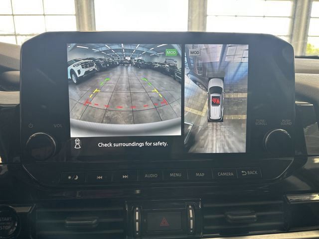 Used 2025 Nissan Pathfinder SL AWD/4WD image 20
