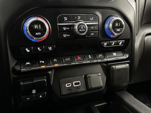 Used 2019 GMC Sierra 1500 SLT w/ SLT Premium Plus Package image 18