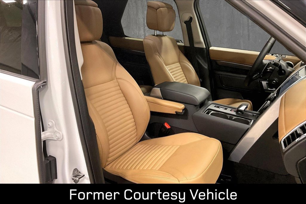 Used 2025 Land Rover Discovery Metropolitan Edition AWD/4WD image 30