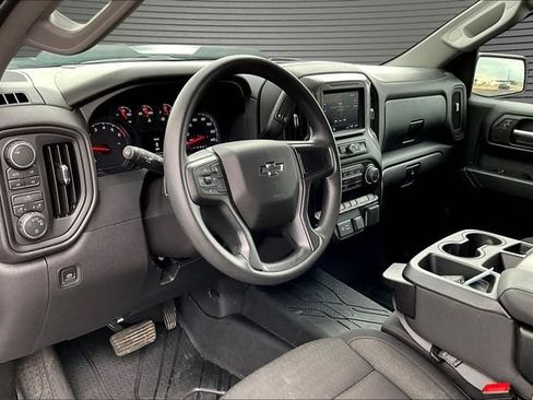 Used 2026 Chevrolet Silverado 1500 Custom Trail Boss w/ Dark Appearance Package AWD/4WD image 17
