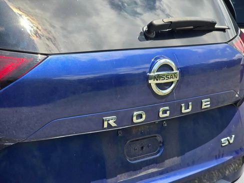 Used 2021 Nissan Rogue SV FWD image 14