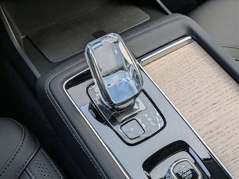 Certified 2025 Volvo XC90 B6 Plus w/ Protection Package Premier image 13