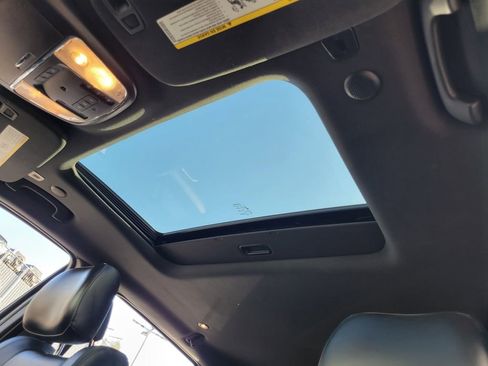 Used 2018 Jeep Grand Cherokee Altitude image 16