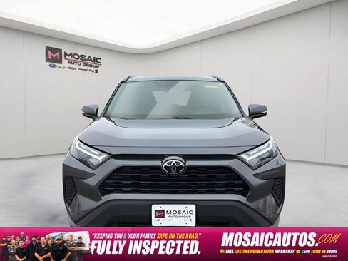 Used 2025 Toyota RAV4 XLE AWD/4WD image 2