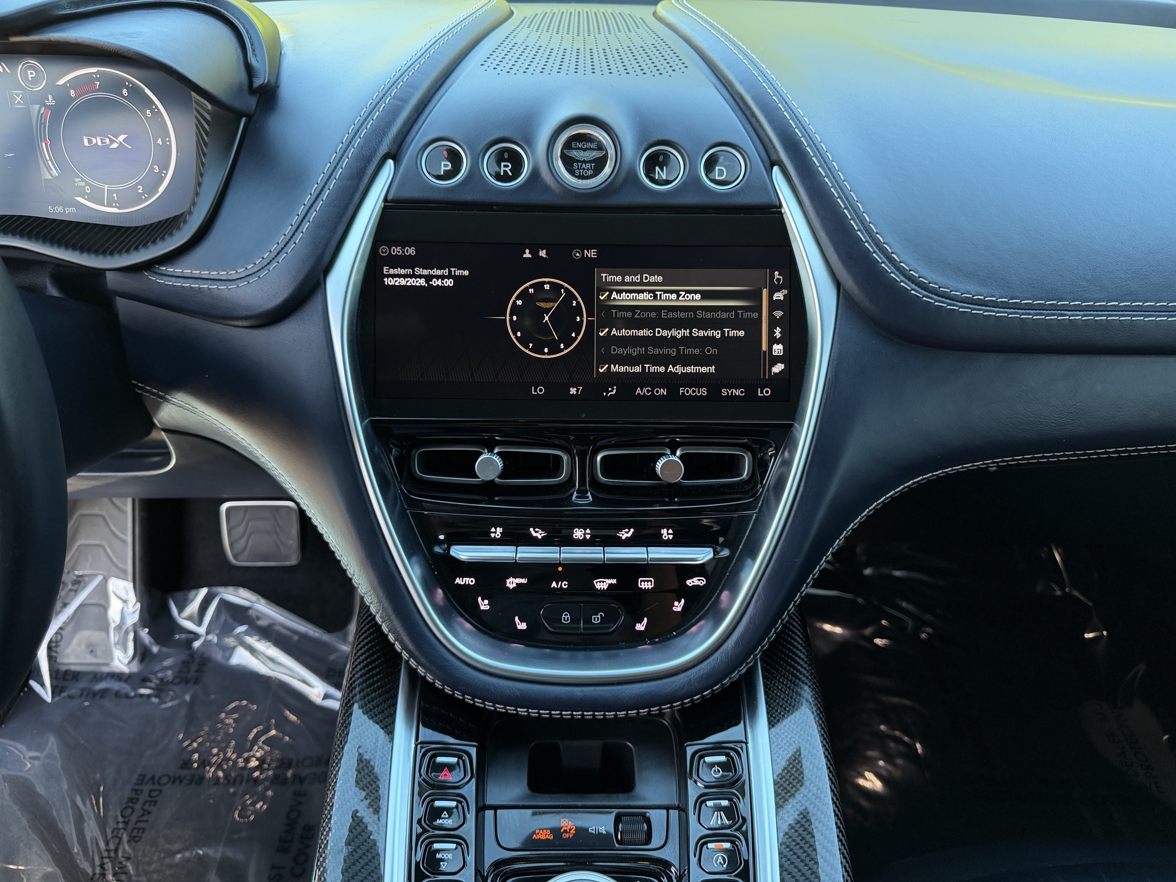 Used 2021 Aston Martin DBX AWD/4WD image 25