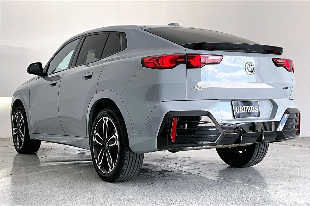 Used 2025 BMW X2 xDrive28i AWD/4WD image 14