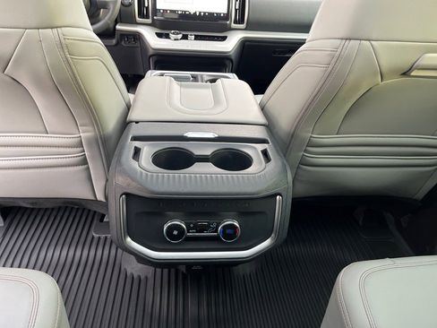 Used 2025 Ford Expedition Max Active image 14