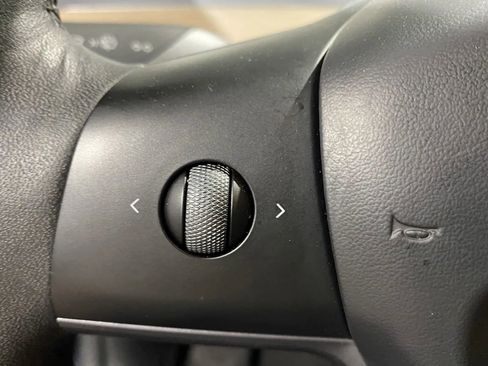 Used 2024 Tesla Model Y Long Range image 18