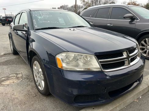 Used 2013 Dodge Avenger SE image 3