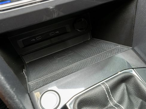 Used 2023 Volkswagen Tiguan SE R-Line image 21