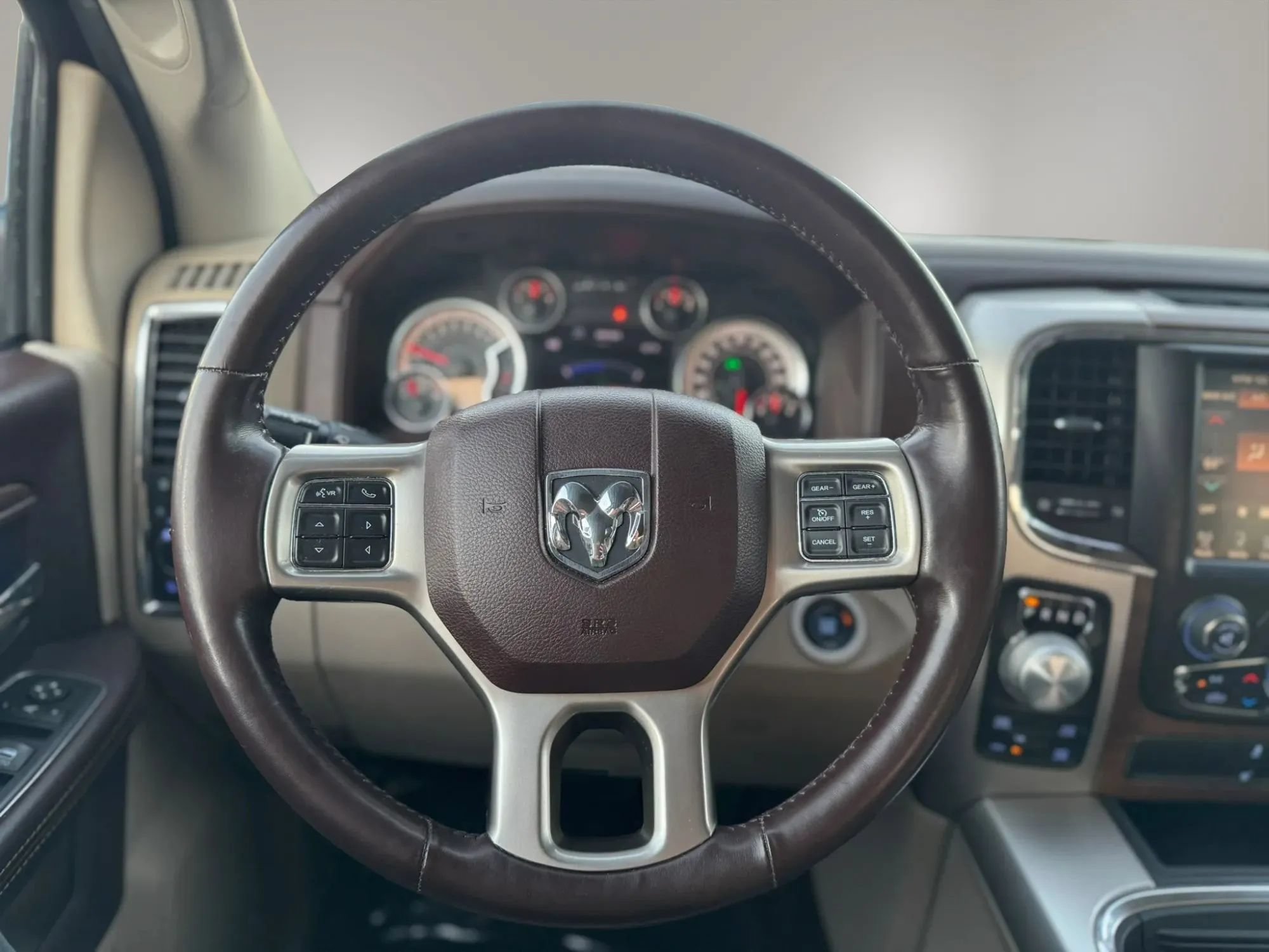 Used 2017 RAM 1500 Laramie w/ Convenience Group AWD/4WD image 24