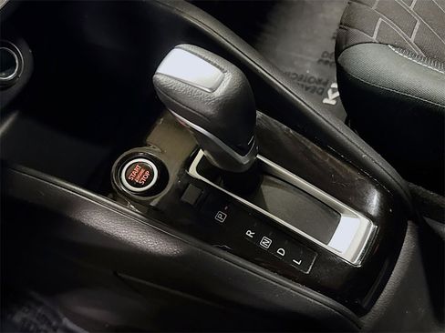 Used 2021 Nissan Kicks S image 18