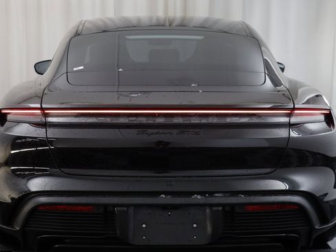 Used 2023 Porsche Taycan GTS image 19
