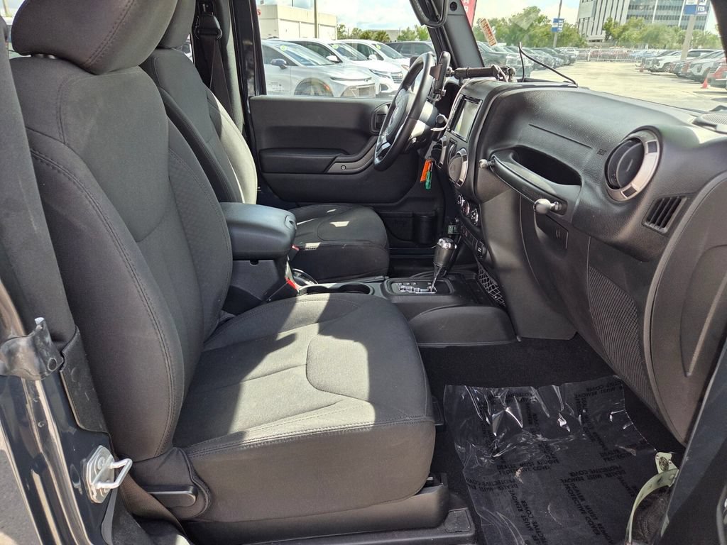 Used 2017 Jeep Wrangler Sport AWD/4WD image 14