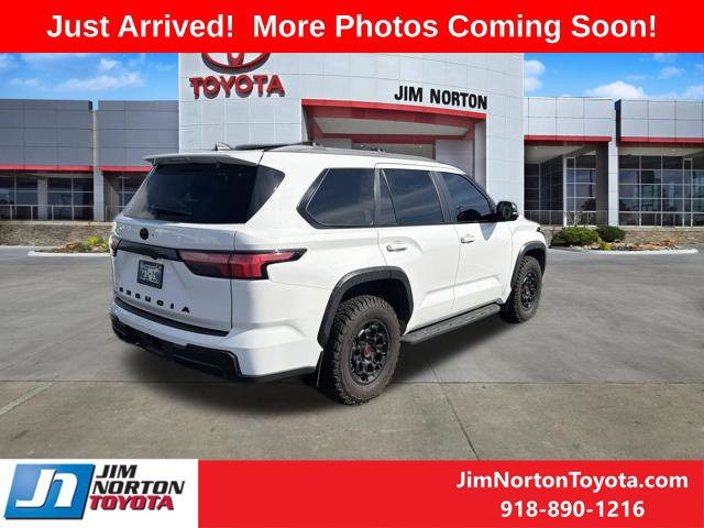 Used 2024 Toyota Sequoia TRD Pro AWD/4WD image 4