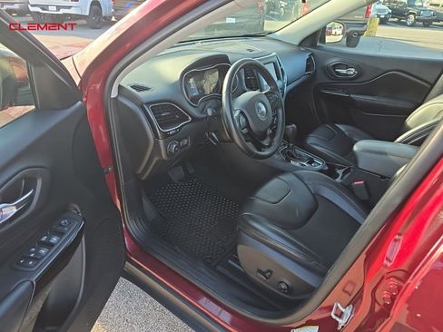 Used 2020 Jeep Cherokee Latitude Plus image 28