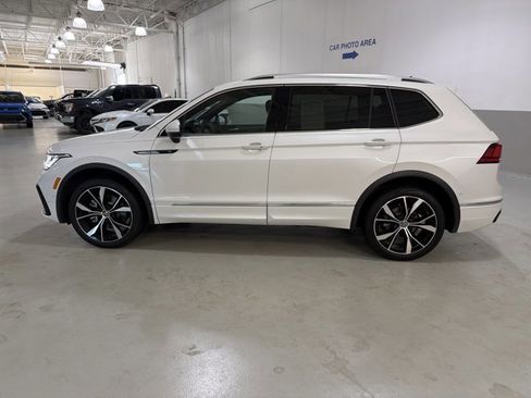 Certified 2023 Volkswagen Tiguan SEL R-Line image 5