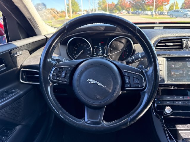 Used 2017 Jaguar XE Premium AWD/4WD image 22