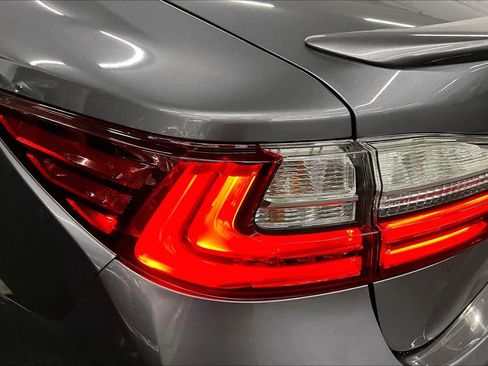 Used 2016 Lexus ES 350 w/ Navigation System Package FWD image 28