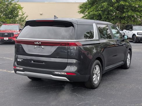 Used 2024 Kia Carnival LX FWD image 6