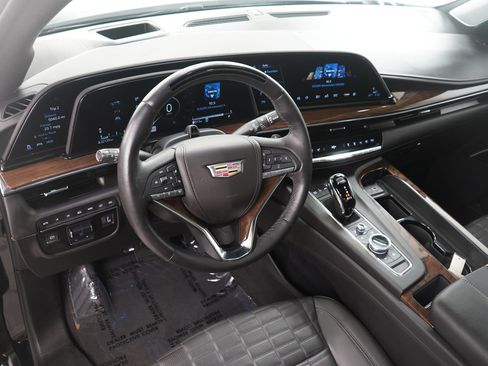 Used 2024 Cadillac Escalade ESV Sport Platinum w/ LPO, ONYX Package image 29