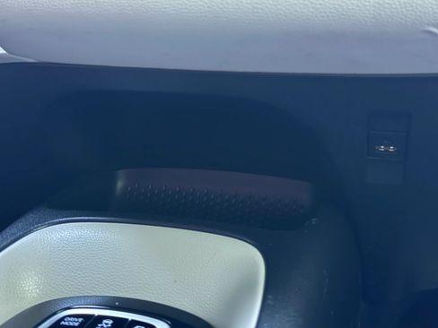 Used 2020 Toyota Corolla LE w/ Carpet Mat Package (TMS) FWD image 33