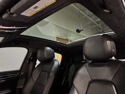 Used 2022 Porsche Cayenne GTS image 29