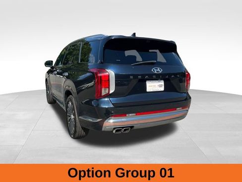 Used 2023 Hyundai Palisade Calligraphy image 3
