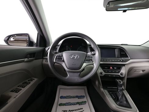 Used 2017 Hyundai Elantra SE FWD image 28
