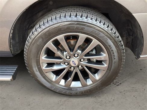 Used 2021 Ford Expedition Limited image 14