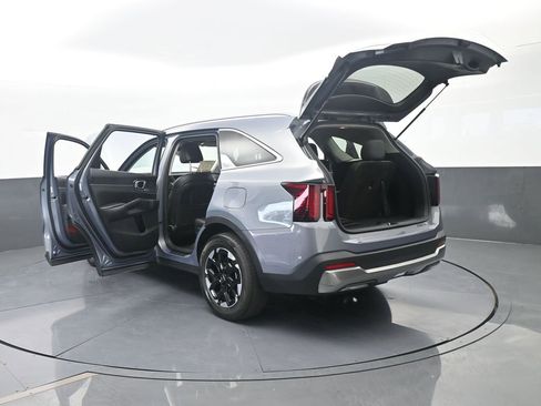 Used 2025 Kia Sorento S FWD image 76