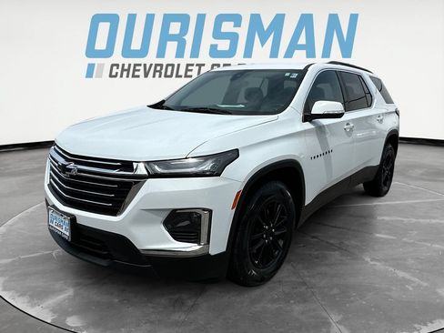 Used 2023 Chevrolet Traverse LT FWD image 2