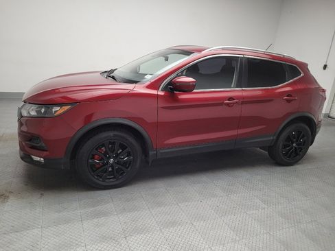 Used 2021 Nissan Rogue Sport SV FWD image 2