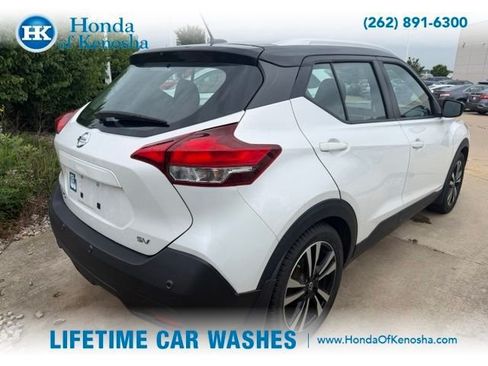 Used 2020 Nissan Kicks SV FWD image 2