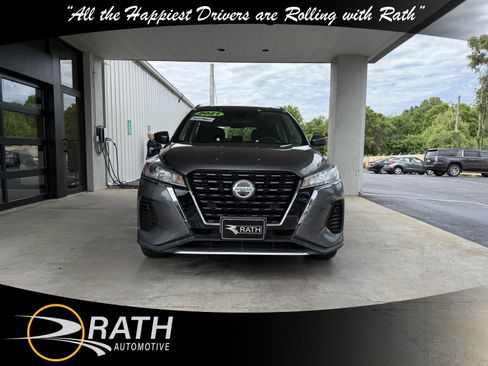 Used 2021 Nissan Kicks SV FWD image 3