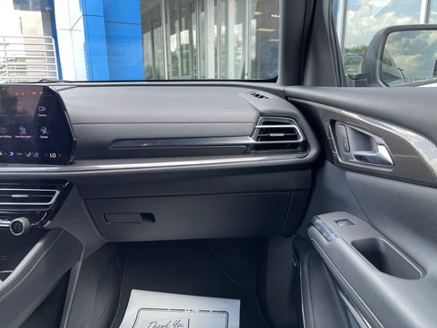 Used 2024 Chevrolet Traverse RS image 37