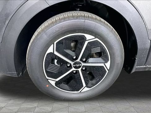 New 2026 Kia Niro LX FWD image 13