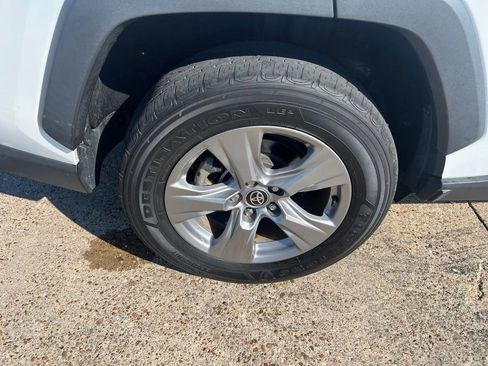 Used 2022 Toyota RAV4 XLE w/ Convenience Package AWD/4WD image 18