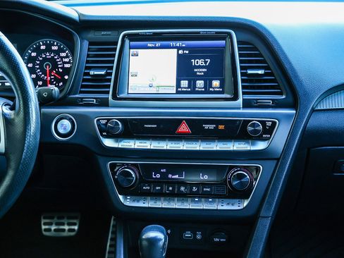 Used 2019 Hyundai Sonata Limited image 19