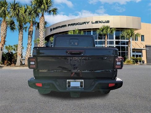 Used 2022 Jeep Gladiator Overland image 6