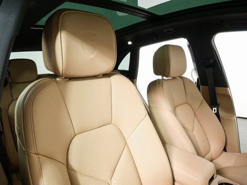 New 2026 Porsche Macan AWD/4WD image 25