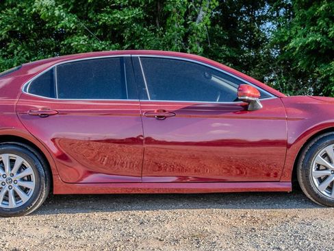 Used 2018 Toyota Camry XLE w/ Audio Package FWD image 6